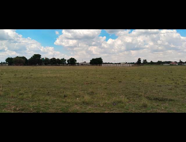 26,475M² VACANT LAND FOR SALE IN BOLTONWOLD